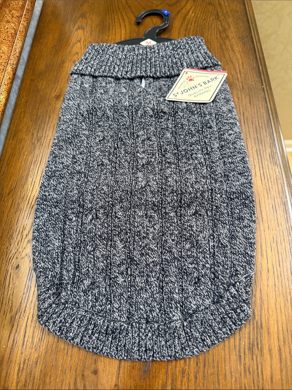 St. John's Bark Dog Sweater. Marbled cable knit. Black & White. Size M.
